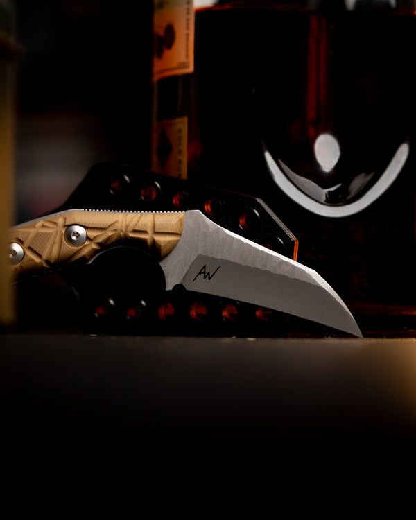 A custom recurve knife